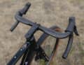For small frame sizes, a 380 mm handlebar is fitted and the stem also grows with the frame size