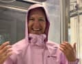 Vaude boss Antje von Dewitz "shower testing" the "Escape" rain jacket without PFAS!