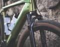 Le modèle Checkpoint + SL 7 est équipé d'une fourche RockShox Rudy avec 40 millimètres de débattement.