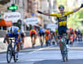 Im Jahr 2020 gewann Wout van Aert bei Mailand-San Remo den Sprint gegen Julian Alaphilippe. Bis heute sein einziger Sieg bei einem Monument.