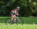 Anfahrt zum Bunny Hop 2: Der Oberkörper richtet sich in einer dynamischen Bewegung auf, die Beine werden gestreckt.