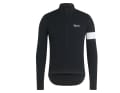 With the Rapha Core jacket you are equipped for cooler and windy days.