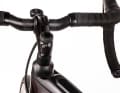It couldn't be more comfortable: Future Shock suspension under the stem and an extremely upright riding position, the focus is clearly on touring