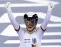 Étapes de la vie de Kristina Vogel : Jubilation aux Jeux olympiques de Londres 2012 après la course de qualification en sprint par équipe