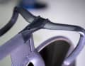 Les potences sont fabriquées sur mesure à partir d'une imprimante 3D, les guidons sont extrêmement étroits (33 cm).