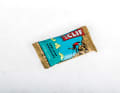 Clif Bar Energy Bar : grâce à sa composition en macronutriments, elle est recommandée pendant la compétition et encore mieux après (fibres). Rapport idéal calcium/magnésium de 2:1, bon apport en vitamines et minéraux, teneur en glucides de 68 %.