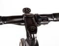 The drive is controlled via the left-hand gear lever, the small display provides information on the charge status, drive level and current speed