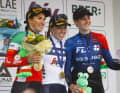 Le podium de 2023 : Shirin van Anrooij a gagné devant sa coéquipière Elisa Balsamo et Vittoria Guazzini.