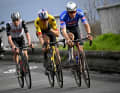 Autobahn? Eher wie auf Schienen waren 2023 Tadej Pogacar, Wout van Aert und Mathieu van der Poel (v.l.) beim E3 Preis unterwegs.