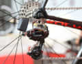 Without cable: The rear derailleur is also the control centre of the shifting system. It not only receives the shifting signals, but also transmits data using the ANT+ protocol. Power is supplied by a rechargeable battery that ...