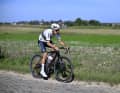 Avantage dans le vent : dans de telles situations de course - le champion du monde Gianni Vermeersch mène la course du championnat d'Europe à Oud-Heverlee en Flandre - une bonne aérodynamique est également décisive dans le gravelsport.