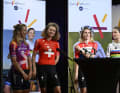 Mais en plus de ce duo, SD Worx compte dans son équipe deux autres coureuses de haut niveau absolues, Lorena Wiebes (à gauche) et Marlen Reusser (deuxième à partir de la gauche), qui rivalisent entre elles pour les victoires.