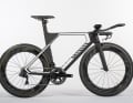 Canyon Speedmax CF SLX 9.0 LTD: UCI Überragende Ausstattung, sehr gute Aero-Werte: Das Speedmax lässt kaum Wünsche offen. Die Performance kostet aber auch solze 9.500 Euro.
