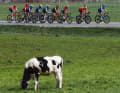 It's not a day for breakaways. There are numerous attempts, such as that of a ten-man group ...