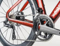 L'Aerfast.5 Pro est enchaîné avec un dérailleur 2x12 pour une utilisation quotidienne.
