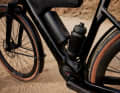 Die Fahrt wird unterstützt vom Bosch SX-Antrieb, dessen Gesamtakkukapazität sich mit dem optionalen Range Extender um 250 Wh auf 650 Wh erweitern lässt.