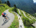 50 Serpentinen auf der Südseite des Colle di Tenda verursachen einen Kurvenrausch.