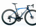 ... tout comme le Lapierre Xelius bleu de Lenny Martinez ...