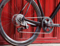 Il existe différentes configurations pour les vélos de course, les gravel bikes ou les VTT. Seuls les rapports de transmission changent, la manivelle et le changement de vitesse de la transmission sont toujours les mêmes.