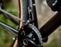 Wartungsarm und gewichtssparend, aber mit wenig Spielraum am Berg: Der Einfachantrieb der Roadmachine X. Durch einen Anschraubpunkt für den Umwerfer ist das Rad aber auch für einen 2-fach Setup gerüstet.