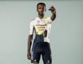 Biniam Girmay, de l'équipe Intermarché Wanty Gobert, fait la promotion du nouveau Look Keo Blade