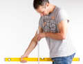 1. determine your correct crotch height: press a spirit level horizontally into your crotch and ask a helper to measure the distance from the top edge to the floor. Variation without a helper: Stand close to a door frame, for example, and mark the height of the top edge with a pencil.