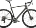 Dans sa huitième génération, ce classique du marathon continue de s'émanciper de ses prédécesseurs et est conçu comme un vélo allroad polyvalent.
