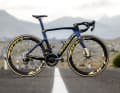 Le Dogma F se veut un vélo de course polyvalent, Pinarello n'a pas d'expert léger dans son assortiment.