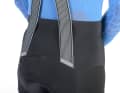 Typical Assos: the deeply stitched straps hold the trouser box in place and thus the padding in position