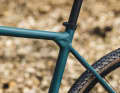 Wen die robuste Optik nicht stört, der spart mit einem Alu-Rahmen Geld. Beim Canyon-Gravelbike sind die unsauberen Schweißnähte allerdings sehr auffällig.