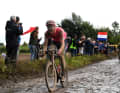 Paris-Roubaix 2021 war geprägt von schlechtem Wetter. Dreckverschmiert kämpfte sich Rutsch über die Pflastersektoren