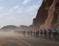 Races through the desert are no longer new - but what is new in spring 2022 is that Saudi Arabia will also be the venue for a stage race. The main aim is to raise awareness of the region and boost tourism. 96 professional cyclists from 15 teams took part in the Saudi Tour. Here, the peloton battles against wind and sand on stage 3.