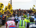 The fans never tire of cheering on their favourites and waving Flanders flags