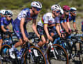 Jan Hirt (à gauche) doit désormais soutenir Remco Evenepoel dans les montagnes