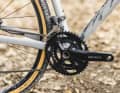 KTM verbaut an seinem Einsteiger-Gravelbike eine 2x10 Shimano GRX-Schaltgruppe.
