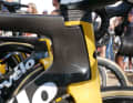 Due to changes in UCI regulations, frames can be designed more aerodynamically since 2021. On the S5, this is particularly evident on the front triangle of the frame thanks to a flat head tube.