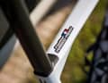 Le nom de la cycliste orne le tube supérieur