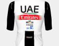 Auf der mittleren Rückentasche gibt es beim 2023er Trikot von UAE Team Emirates einen schwarzen Streifen