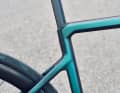 As with the Reveal without support, the Bocholt-based company has given the Plus model a flattened carbon seatpost.