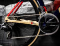 Ridley offers its new Noah Disc Aero road bike in two colour variants. You can see both in our picture gallery with the details.