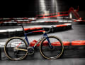 Ridley propose son nouveau vélo de course Noah Disc Aero en deux variantes de couleur. Les deux sont visibles dans notre galerie de photos avec les détails.