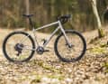 The Journeyer rolls on 47 millimetre wide 650B tyres.