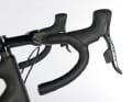Specialized and Cannondale mount classic handlebar-stem combinations. This simplifies assembly and maintenance; the seating position can be changed with reasonable effort