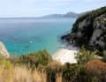 Ce n'est pas la célèbre Costa Smeralda, mais c'est aussi un petit bijou : la baie de Fiuli, près de Cala Gonone (circuit n° 4)