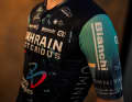 The new cooperation with bike manufacturer Bianchi can be recognised by the colour-contrasting sleeves in Celeste.