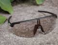 An anti-fog coating and ventilation slits reliably prevent the lens from fogging up