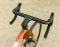On the top model, a one-piece cockpit rounds off the aero setup. All other variants come with handlebar/stem combos. The cables are integrated on all variants.