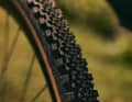 Thick knobbly tyres equip the Rose for rough terrain. Tyres up to 47 millimetres wide can be fitted. The Backroad AL Plus comes from the factory with 44 millimetre tyres.