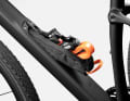 Un compartiment de rangement intégré et de nombreux points de montage pour les bagages placent le Topstone comme un spécialiste du bikepacking.