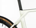 Particularly compliant seat posts increase suspension comfort.
